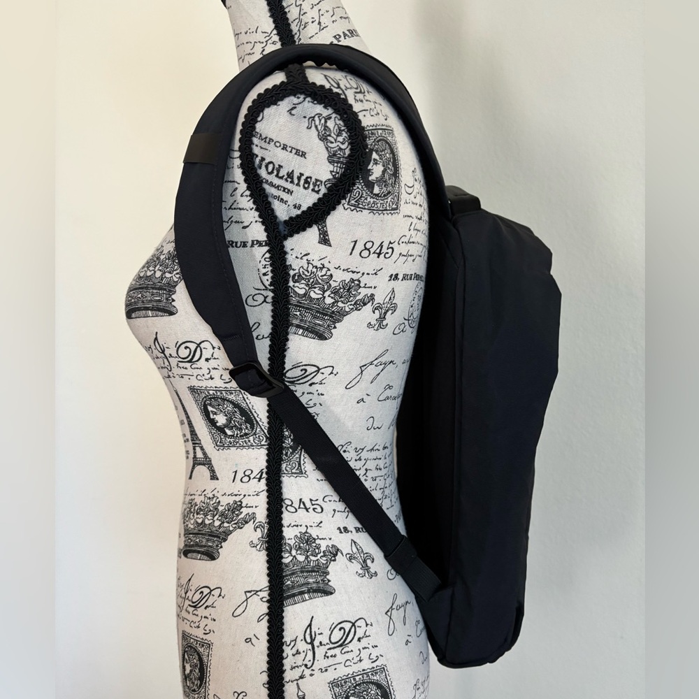 Alpaka Metro Backpack 12L - Picture 2 of 11